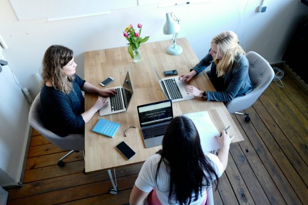 Foto de CoWomen en Unsplash